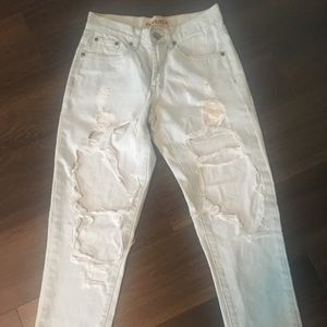 Women's boyfriend fit destroyed denim size 0.